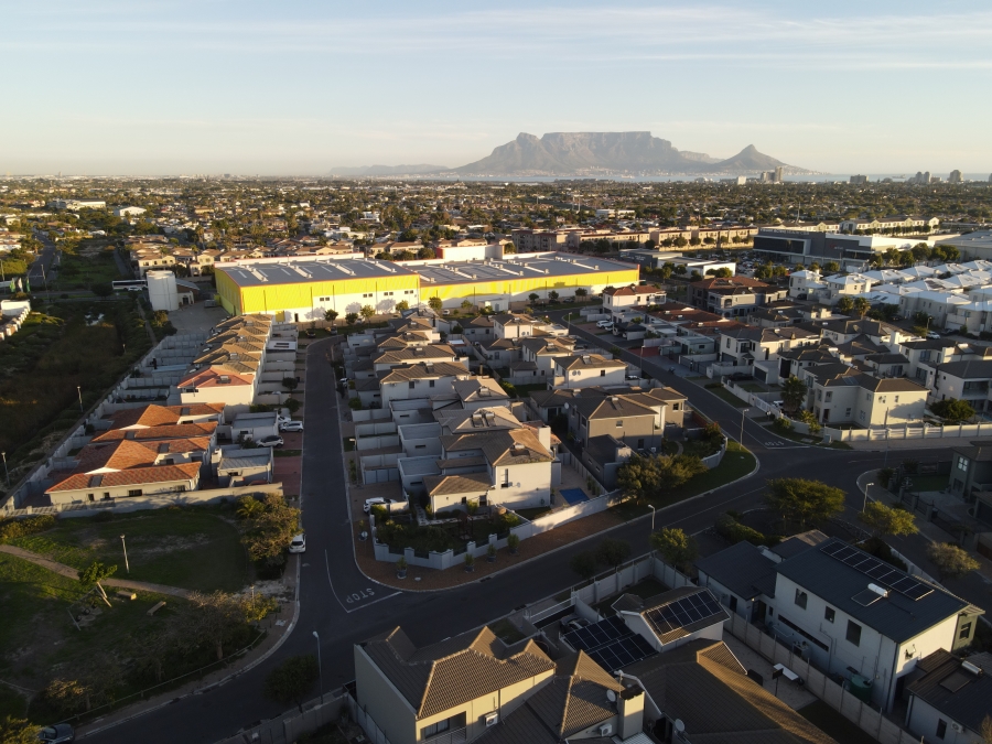 5 Bedroom Property for Sale in Parklands North Western Cape